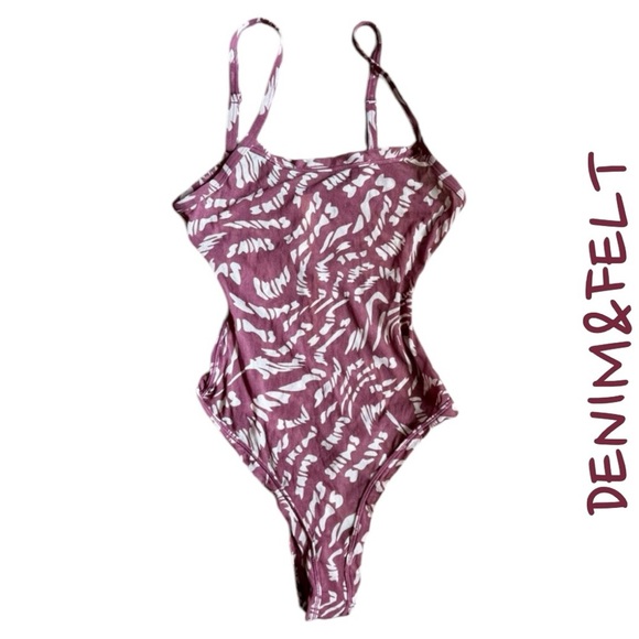 Skims Summer Mesh Strappy Bodysuit |Color: Raspberry Swirl| LIMITED EDITION|NEW! - Picture 4 of 10